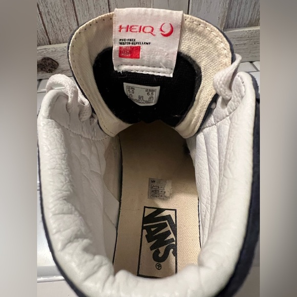 Vans High-Top Sneakers - Dark Blue and White - Picture 2 of 7